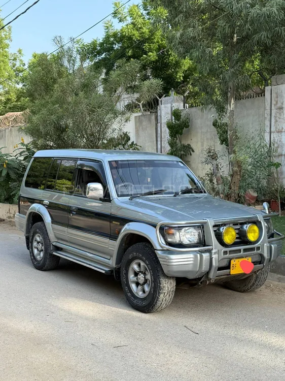 Mitsubishi Pajero 1996 for Sale in Karachi Image-1