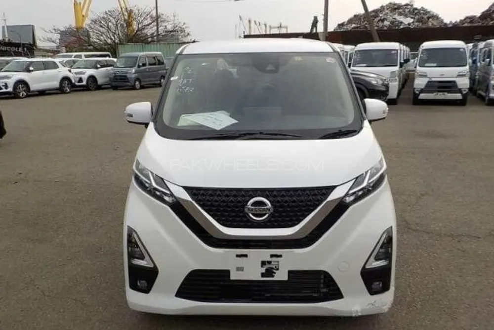 نسان ڈیز 2022 for Sale in لاہور Image-1