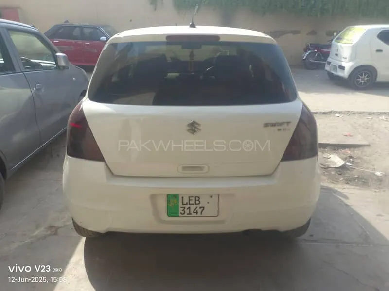 Suzuki Swift 2011 for Sale in Lahore Image-1