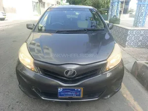 Toyota Vitz F 1.0 2012 for Sale