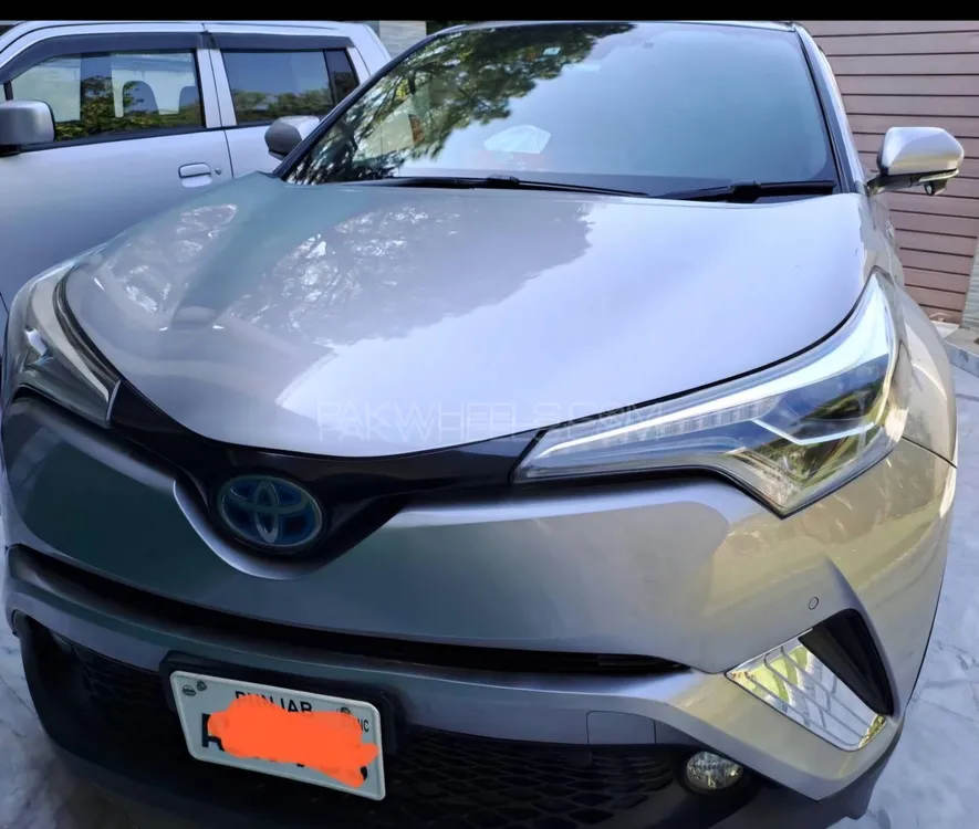 Toyota C-HR 2017 for Sale in Islamabad Image-1