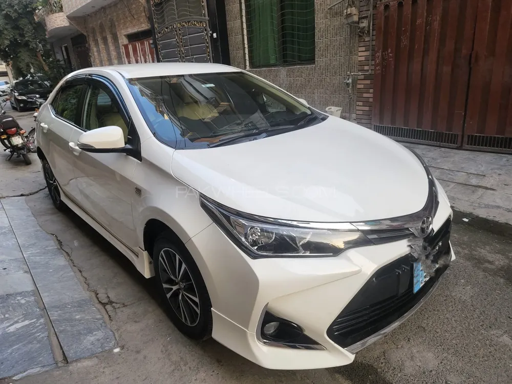 Toyota Corolla 2021 for Sale in Lahore Image-1