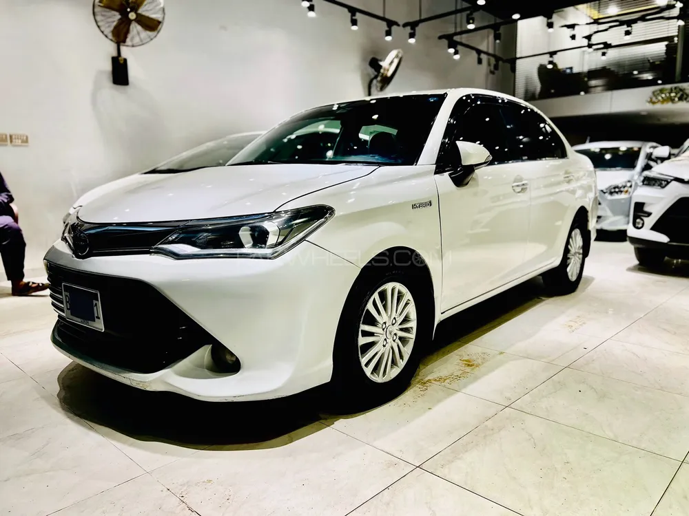Toyota Corolla Axio 2016 for Sale in Karachi Image-1
