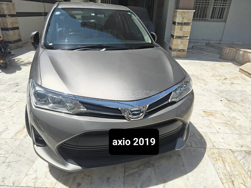 Toyota Corolla Axio 2019 for Sale in Karachi Image-1