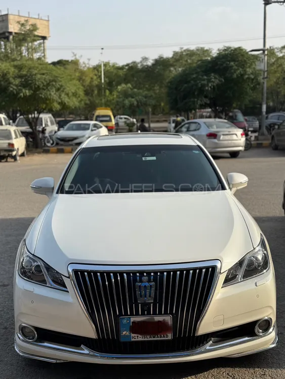 Toyota Crown 2016 for Sale in Islamabad Image-1