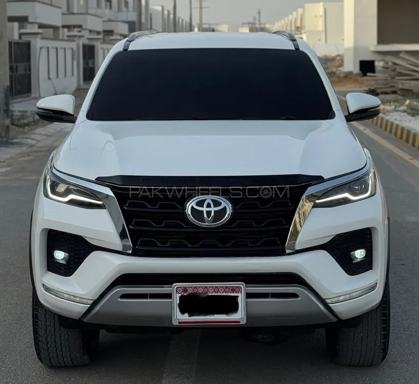 Toyota Fortuner 2021 for Sale in Karachi Image-1