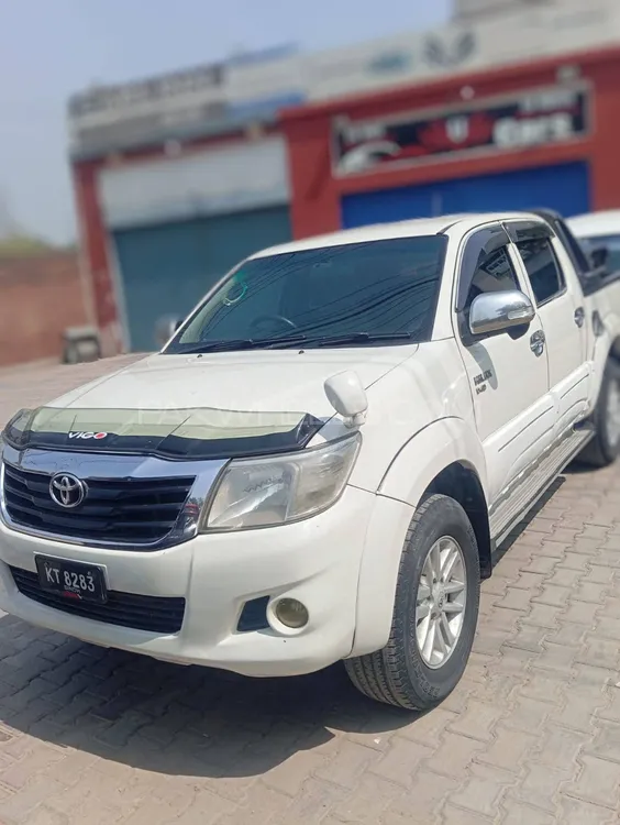 Toyota Hilux 2014 for Sale in Karachi Image-1