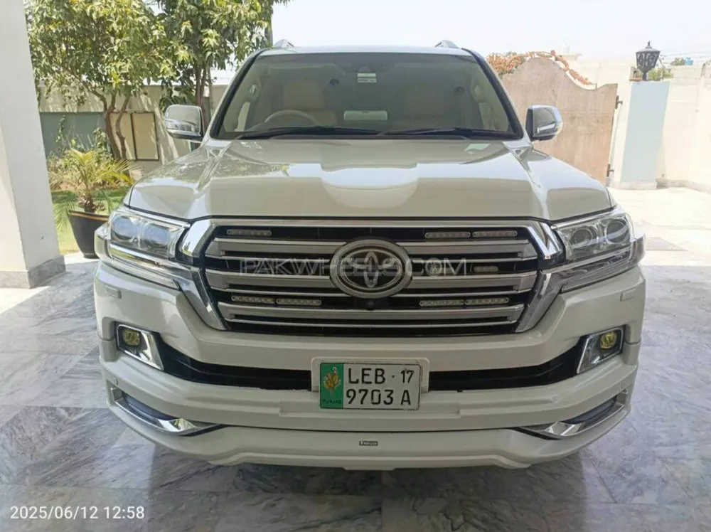 Toyota Land Cruiser 2017 for Sale in Lahore Image-1