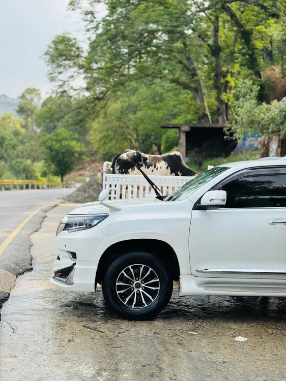Toyota Prado 2010 for Sale in Lahore Image-1