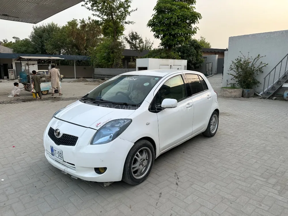 Toyota Vitz 2006 for Sale in Peshawar Image-1