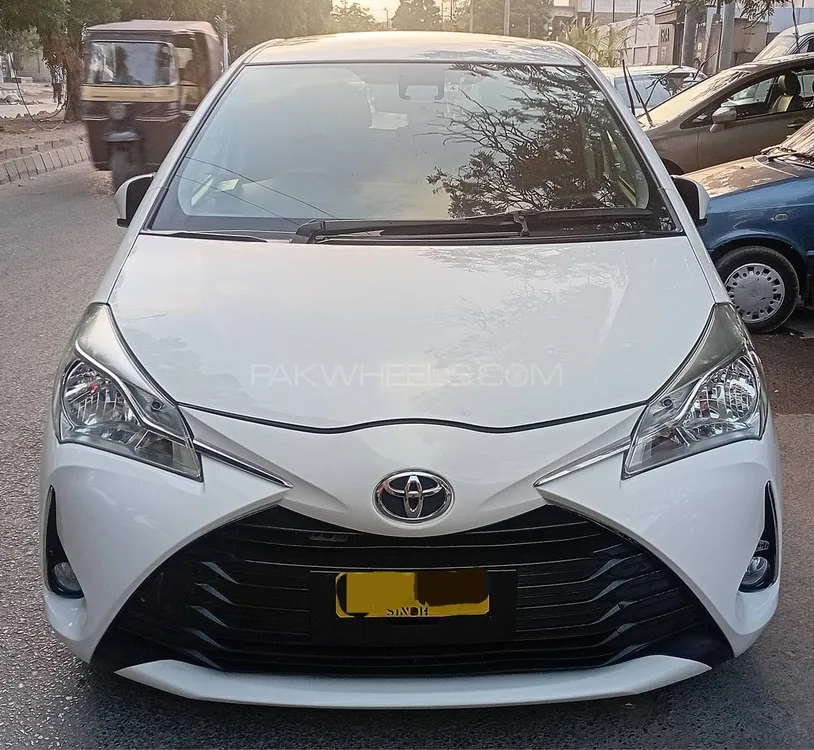 Toyota Vitz 2018 for Sale in Karachi Image-1