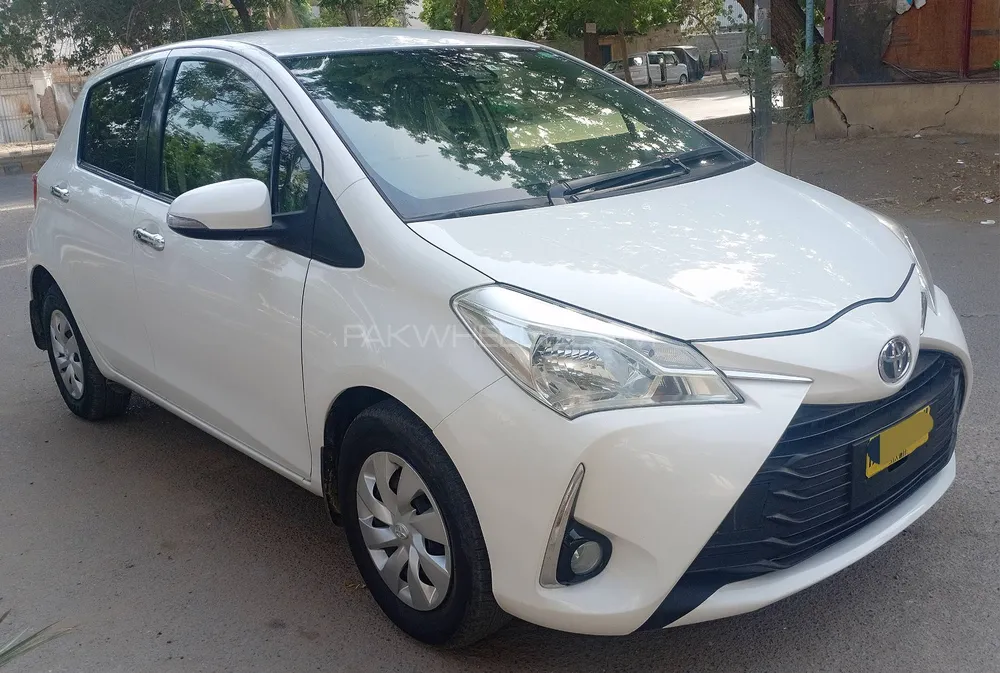 Toyota Vitz 2018 for Sale in Karachi Image-1