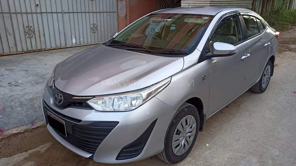Toyota Yaris Sedan 2021 for Sale in Karachi Image-1