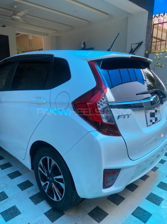 Honda Fit 2013 for Sale in Rawalpindi Image-1