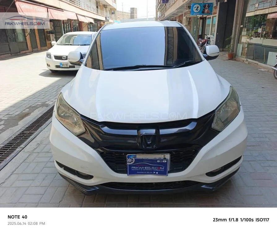 Honda Vezel 2014 for Sale in Peshawar Image-1