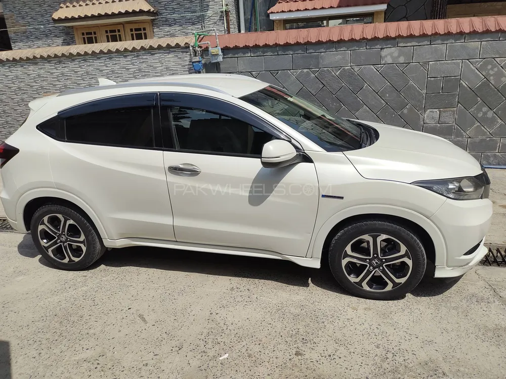 Honda Vezel 2014 for Sale in Abbottabad Image-1