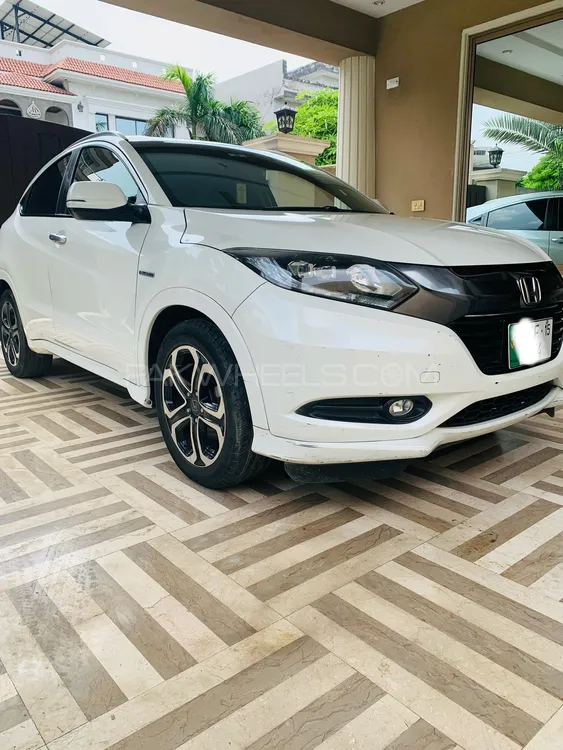 Honda Vezel 2015 for Sale in Lahore Image-1