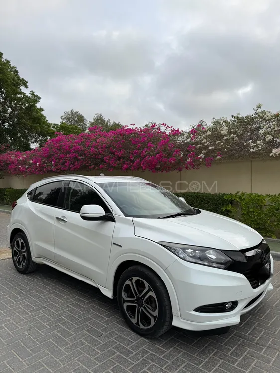 Honda Vezel 2015 for Sale in Karachi Image-1