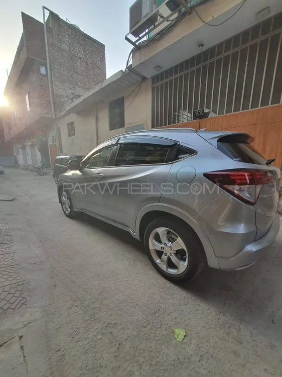 Honda Vezel 2015 for Sale in Lahore Image-1
