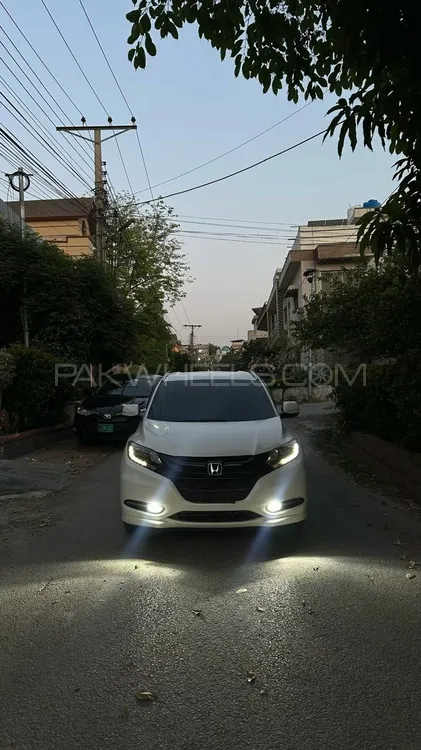 Honda Vezel 2015 for Sale in Islamabad Image-1