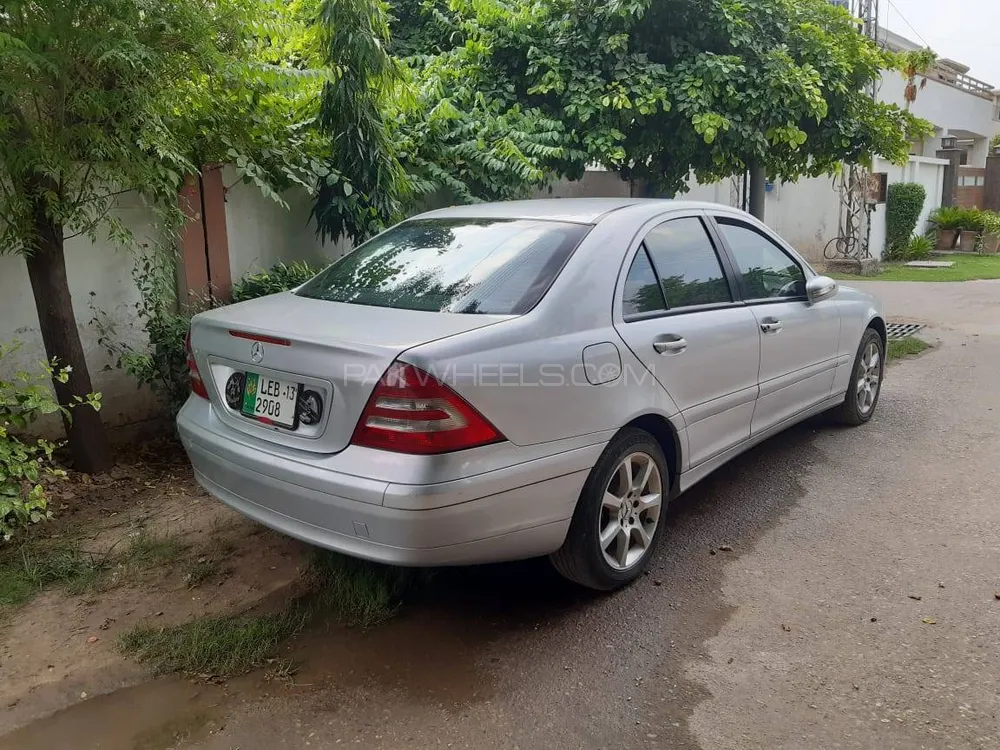 Mercedes Benz C Class 2006 for Sale in Lahore Image-1