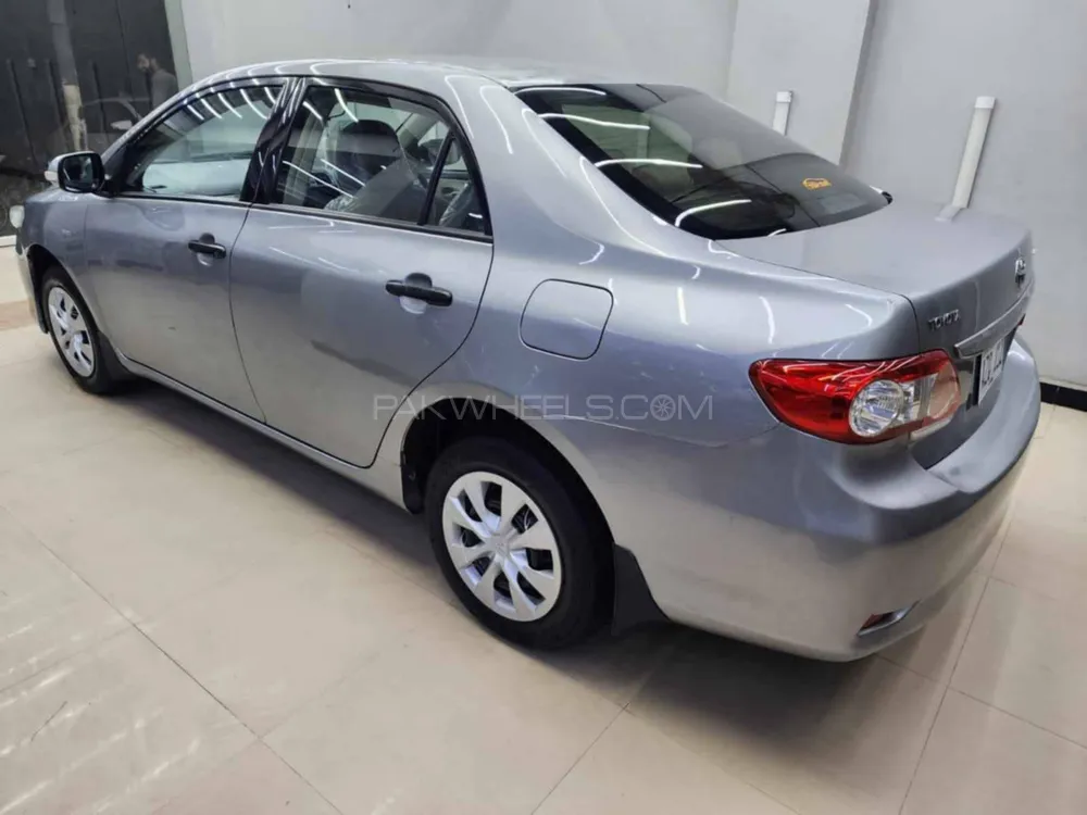 Toyota Corolla 2013 for Sale in Karachi Image-1