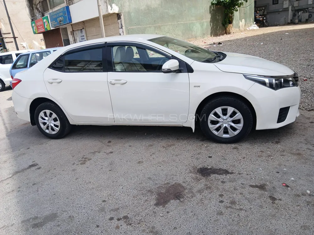 Toyota Corolla 2016 for Sale in Karachi Image-1