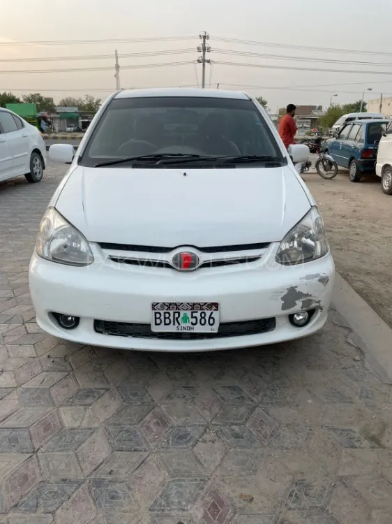 Toyota Platz 2004 for Sale in Layyah Image-1