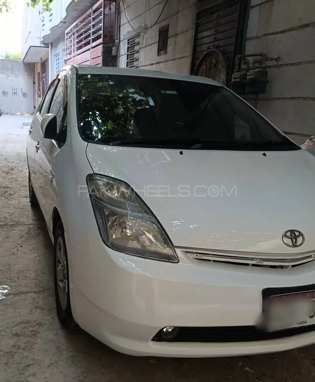 Toyota Prius 2010 for Sale in Islamabad Image-1