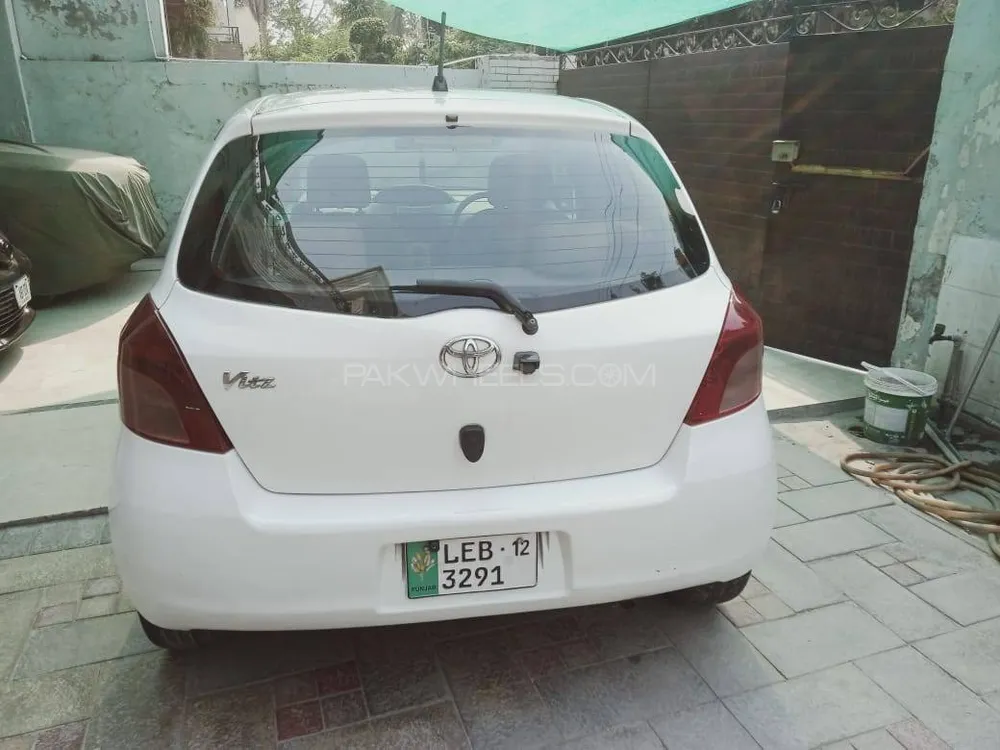 Toyota Vitz 2007 for Sale in Lahore Image-1