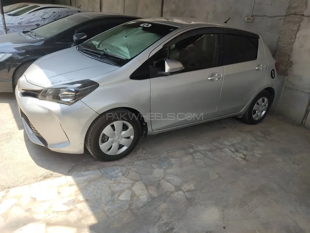 Toyota Vitz 2014 for Sale in Peshawar Image-1