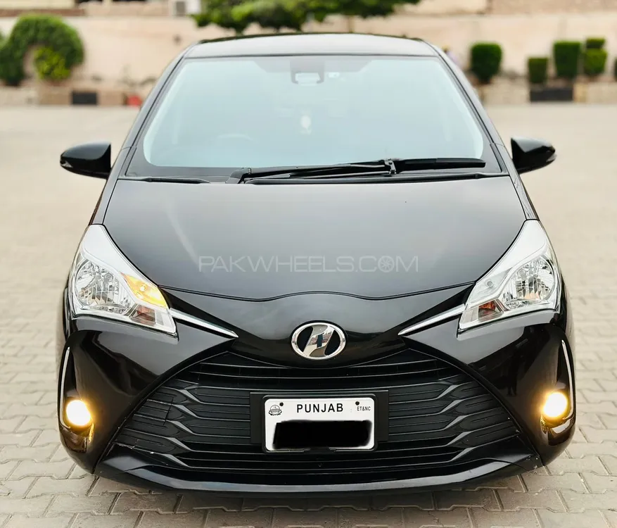 Toyota Vitz 2021 for Sale in Multan Image-1