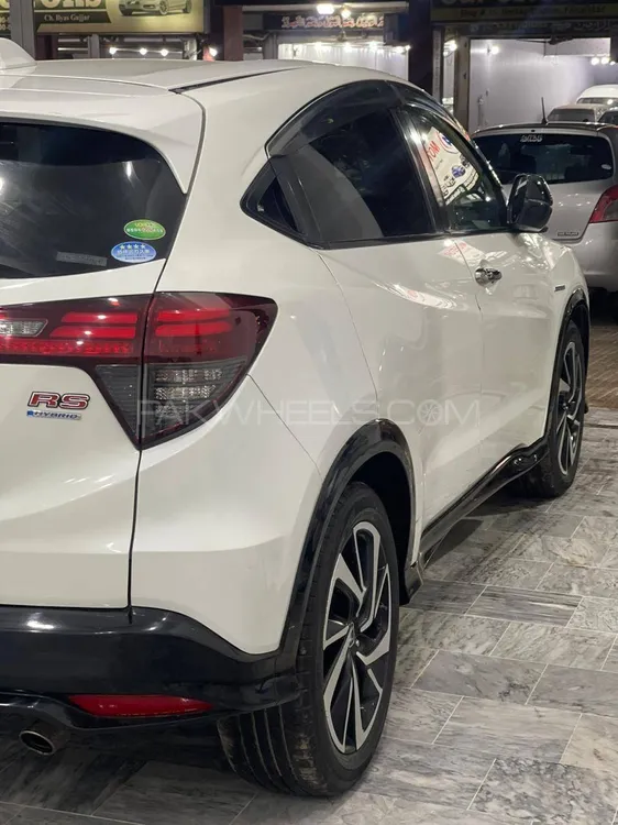 Honda Vezel 2018 for Sale in Faisalabad Image-1