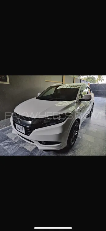 Honda Vezel 2016 for Sale in Peshawar Image-1