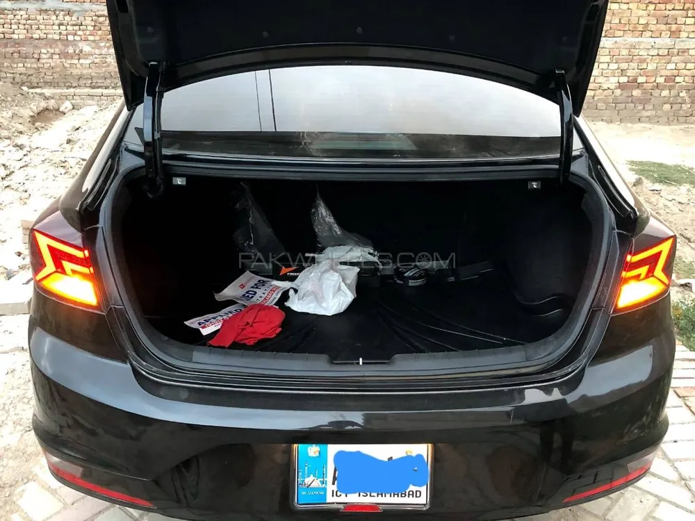 Hyundai Elantra 2021 for Sale in Shorkot Image-1