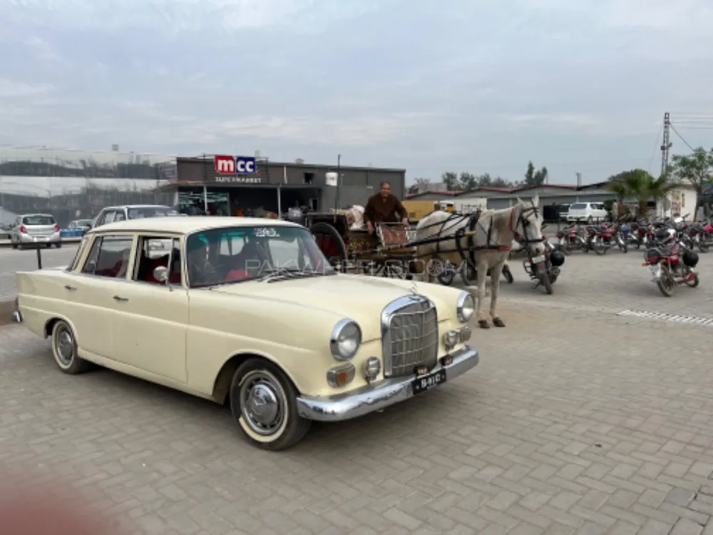 Mercedes Benz C Class 1968 for Sale in Islamabad Image-1