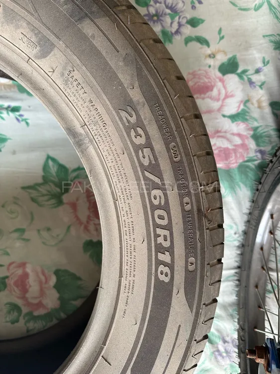 single tyre almost new Image-1