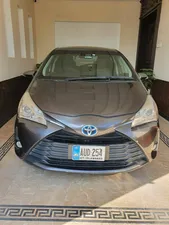 Toyota Vitz Hybrid U 1.5 2017 for Sale