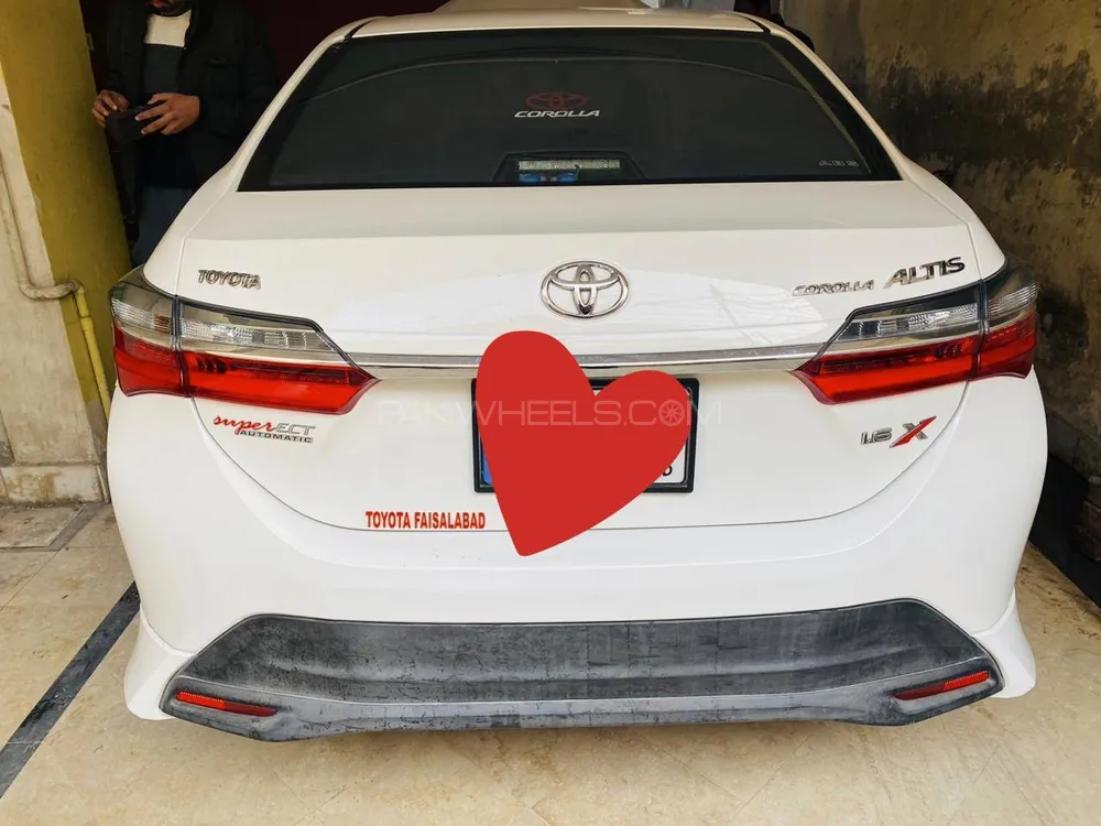 Toyota Corolla 2021 for Sale in Pir mahal Image-1
