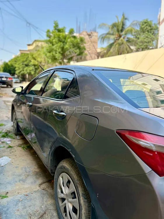 Toyota Corolla 2016 for Sale in Karachi Image-1