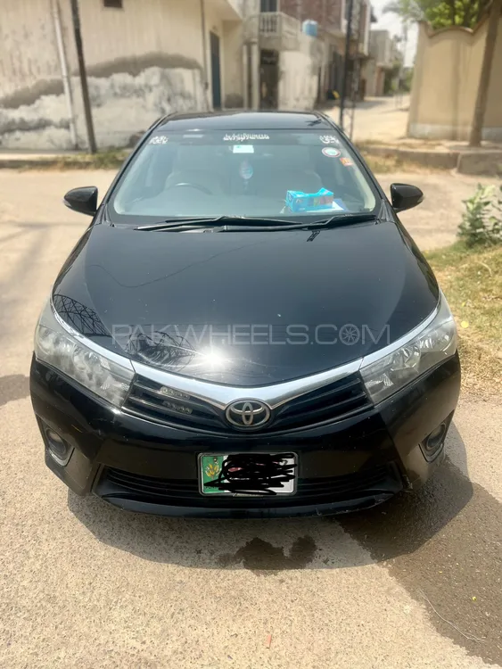 Toyota Corolla 2017 for Sale in Faisalabad Image-1