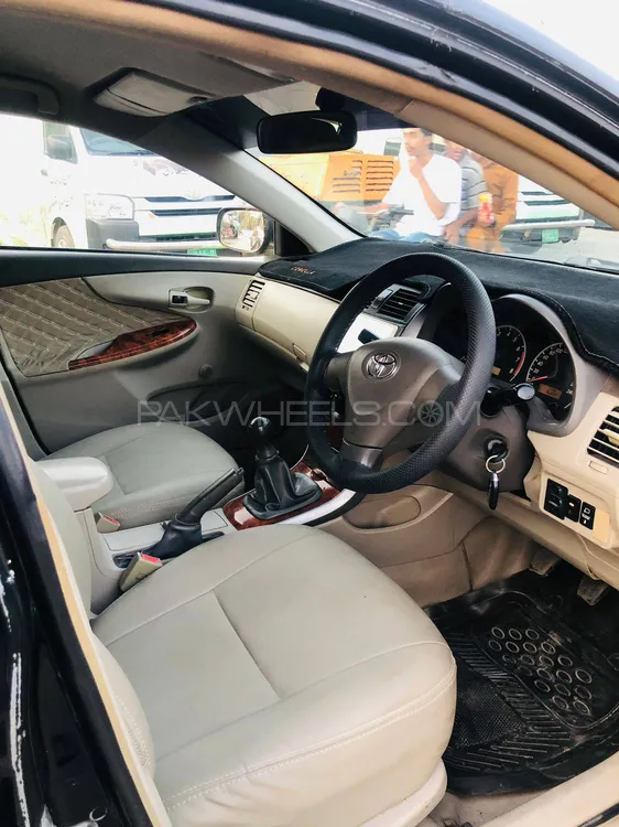 Toyota Corolla 2011 for Sale in Gujranwala Image-1