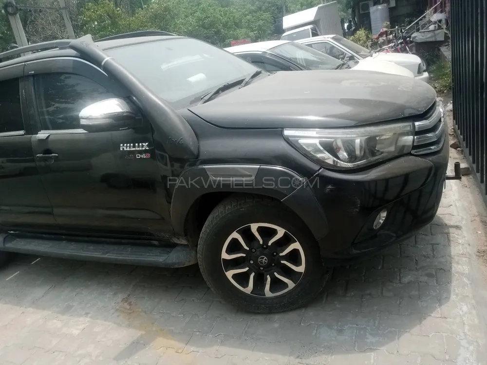 Toyota Hilux 2010 for Sale in Faisalabad Image-1