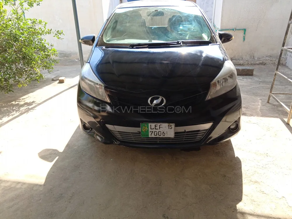 Toyota Vitz 2011 for Sale in Dargai Image-1