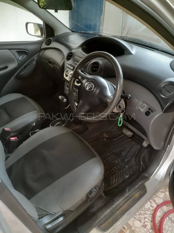 Toyota Vitz 2003 for Sale in Charsadda Image-1