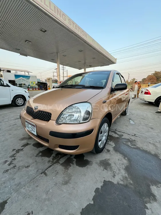 Toyota Vitz 2004 for Sale in Peshawar Image-1