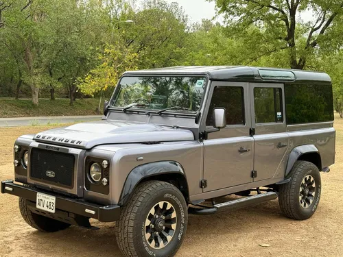 Land Rover Defender 110 2010