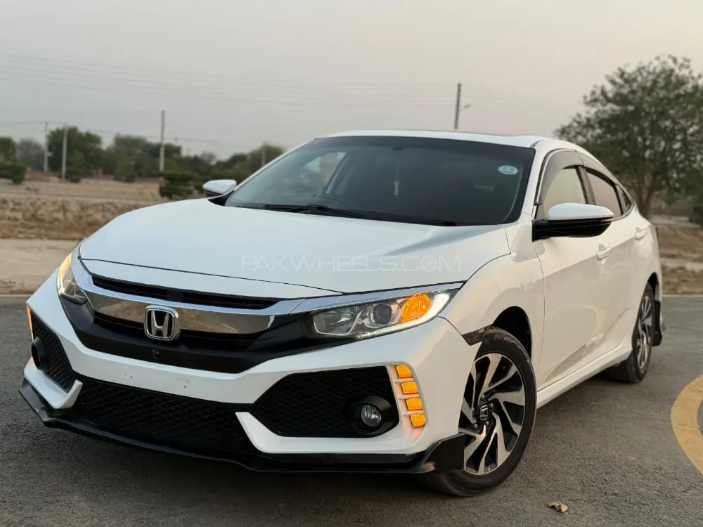 Honda Civic 2017 for Sale in Multan Image-1
