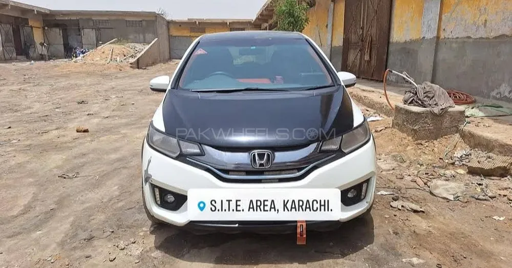 Honda Fit 2013 for Sale in Karachi Image-1