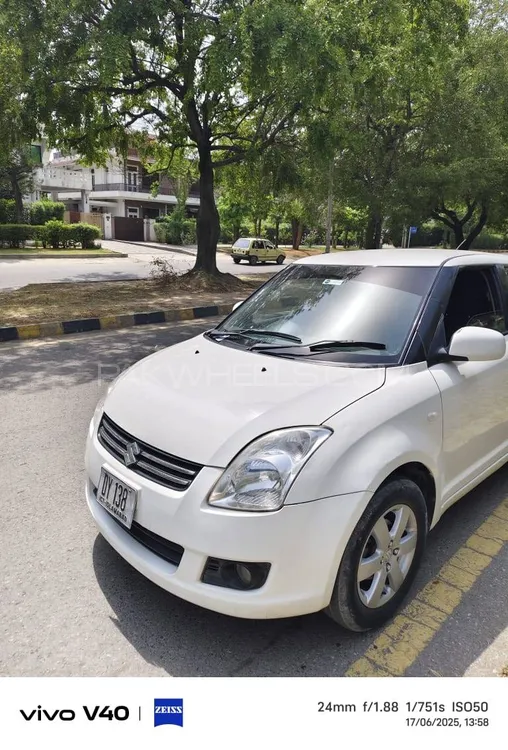 Suzuki Swift 2015 for Sale in Islamabad Image-1